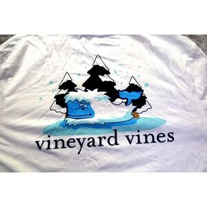 Vineyard Vines T‎ Shirt Size M Long Sleeve White Winter Snowy Whale.